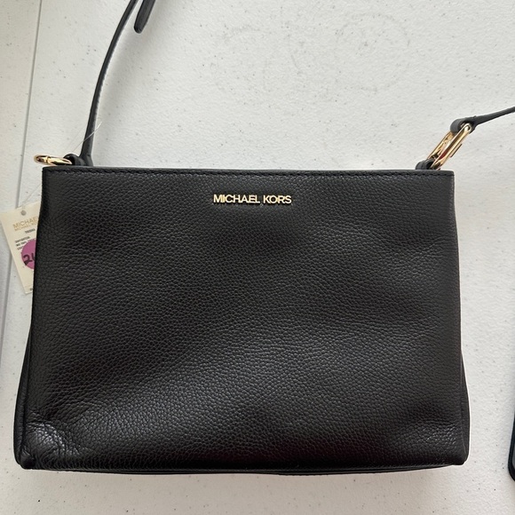 Micheal Kors | Trisha Medium Pebbled Leather Crossbody Bag - Picture 3 of 3